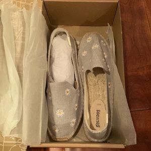 New - Soludos  shoes